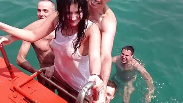 MILF ક્રિસમસ રાત્રે સેકસી દેશી છોકરો fucks