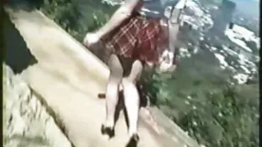 સોનેરી બસ્ટી દેશી સેકસી વીડીયો એચડી MILF પોતાને રમવા માટે એક છોકરો-રમકડું મળ્યું